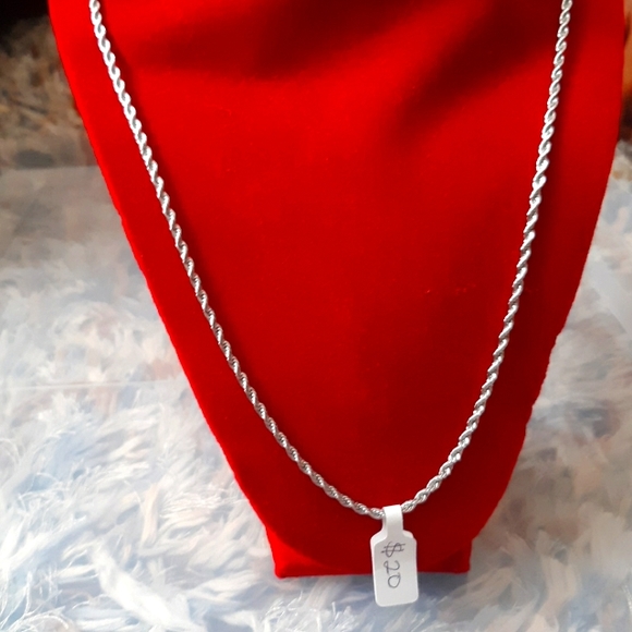 Jewelries/Necklace - Picture 1 of 2